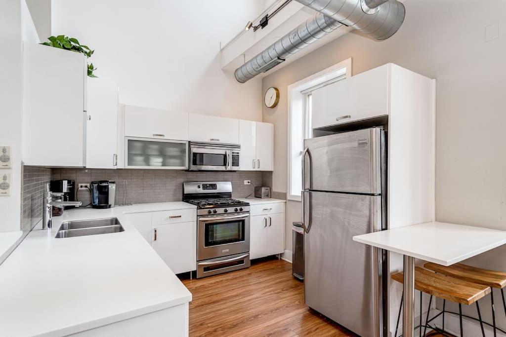 Beautiful Unit Chi In Prime River North - Floor Apartment Chicago
