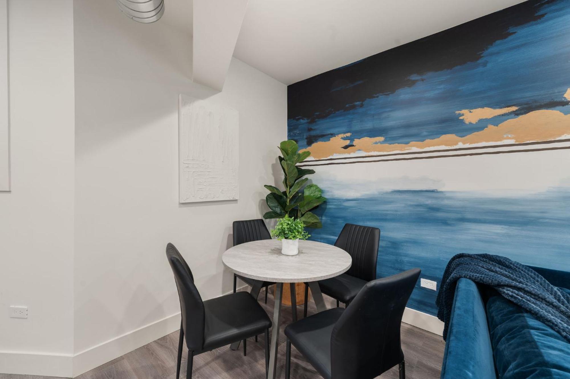 Luxury 2br 2ba In Wicker Park *