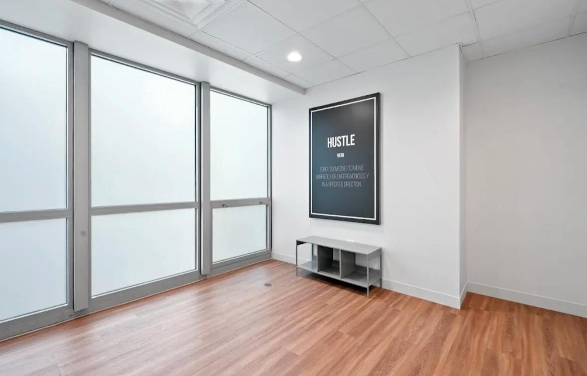 Apartment Cozy 2 Bedroom By Lakeshore *