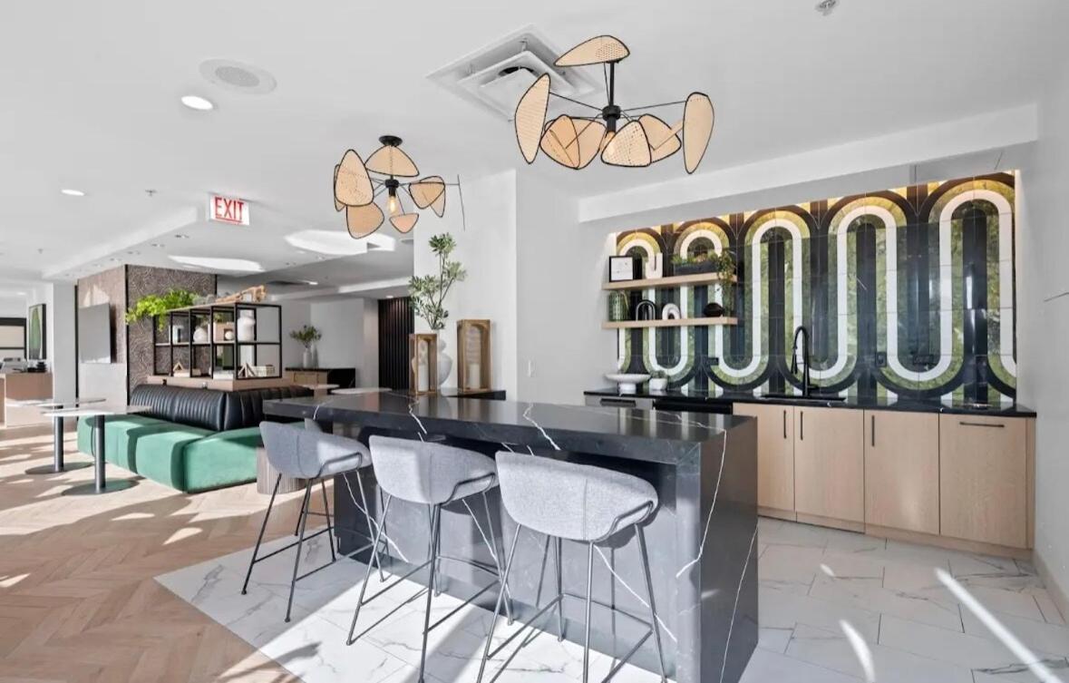 Cozy 2 Bedroom By Lakeshore *