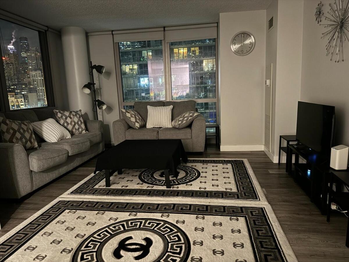 Cozy 2 Bedroom By Lakeshore Apartment *