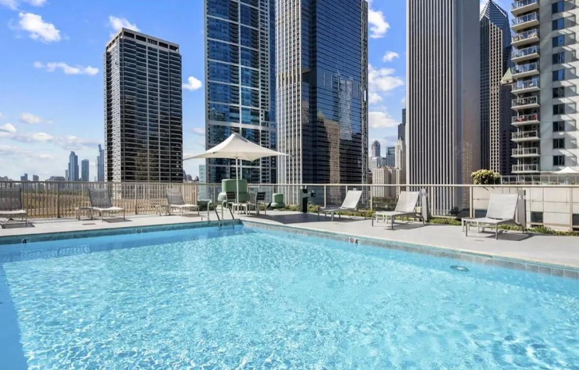 Cozy 2 Bedroom By Lakeshore Apartment
