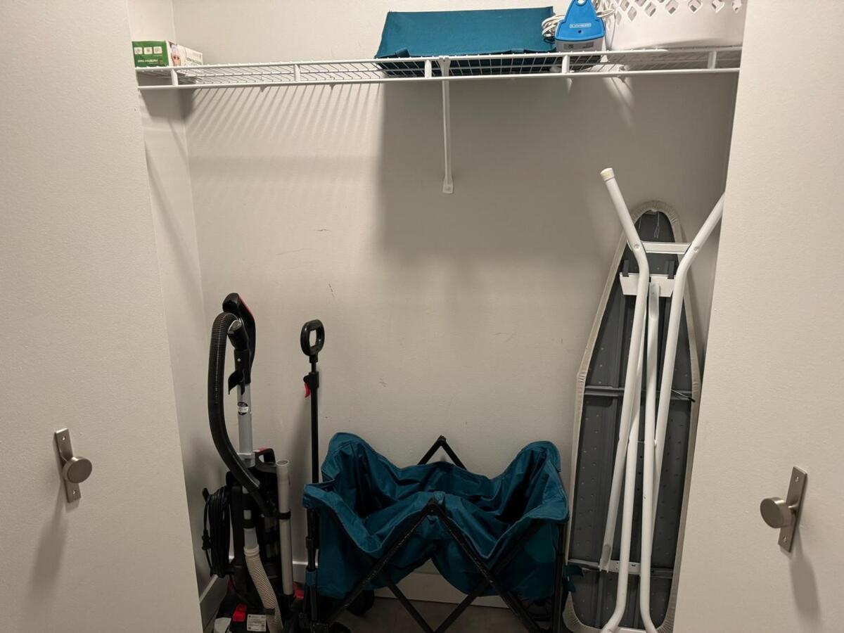 Apartment Cozy 2 Bedroom By Lakeshore *