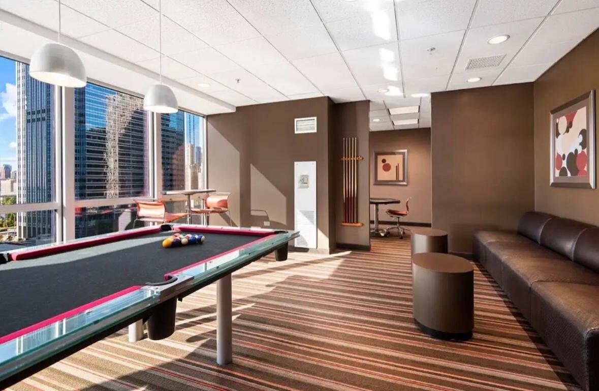 Cozy 2 Bedroom By Lakeshore Apartment Chicago