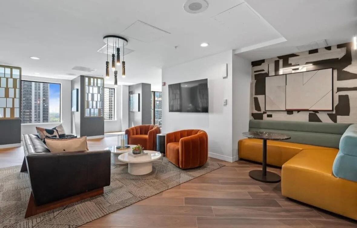 Cozy 2 Bedroom By Lakeshore Apartment