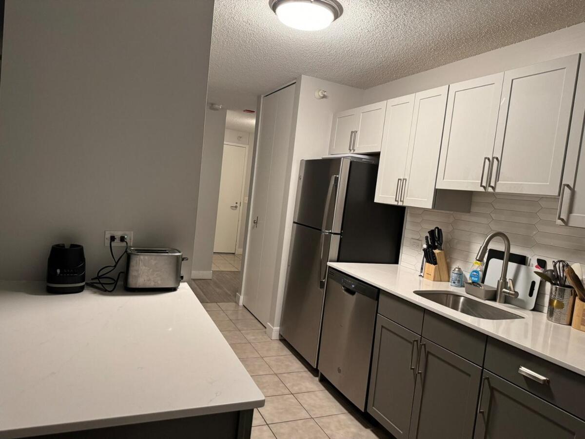 Apartment Cozy 2 Bedroom By Lakeshore *