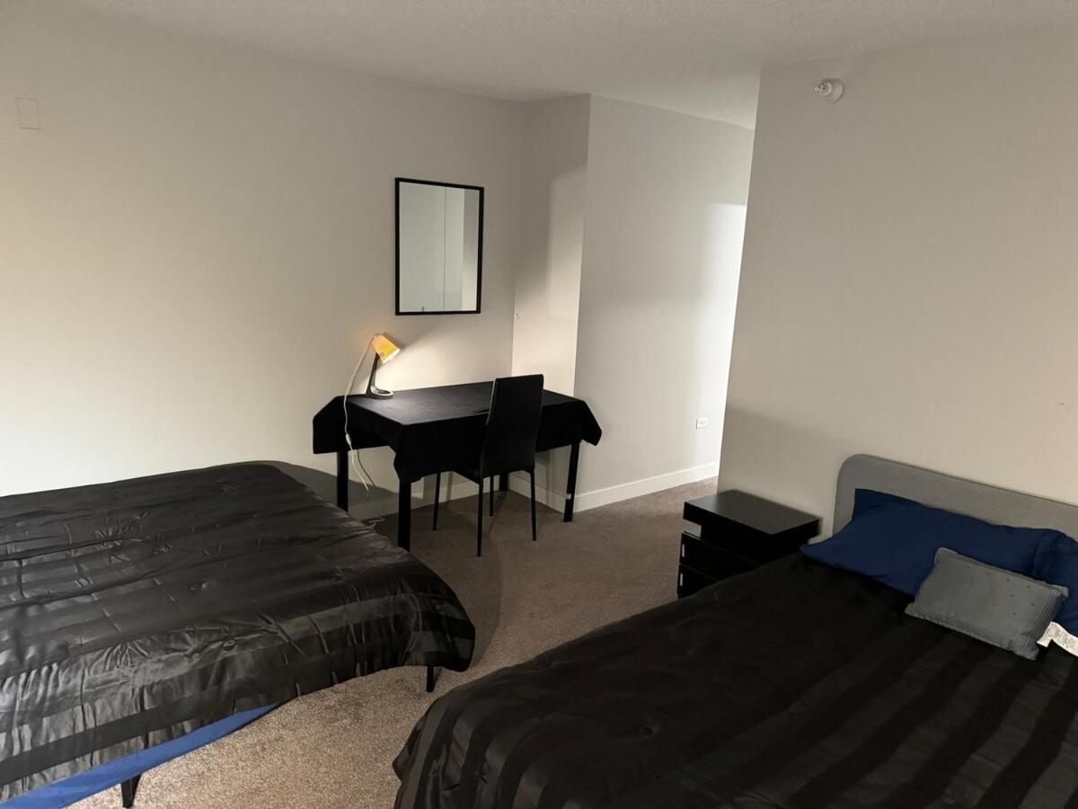 Cozy 2 Bedroom By Lakeshore Apartment *