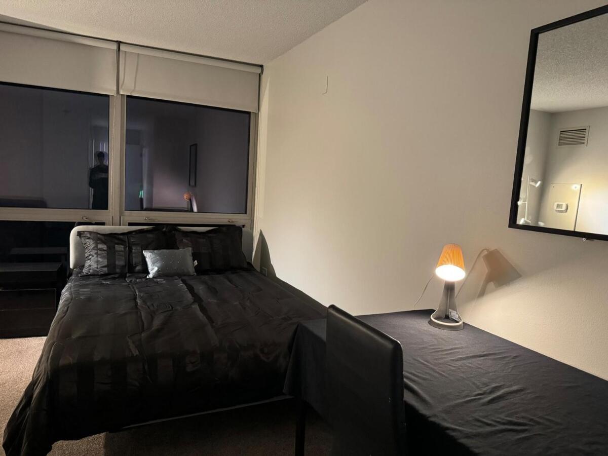Apartment Cozy 2 Bedroom By Lakeshore *