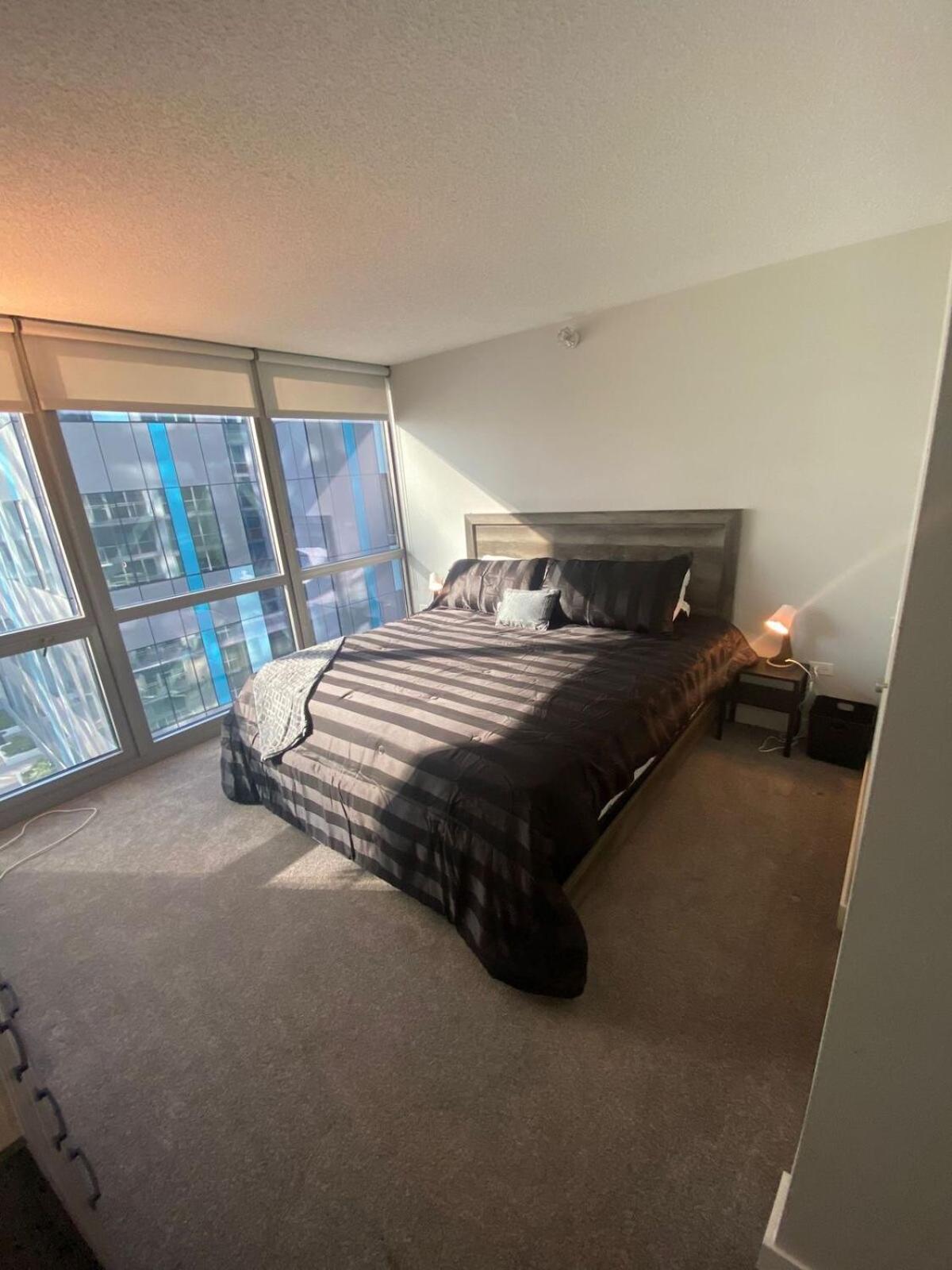 Cozy 2 Bedroom By Lakeshore *