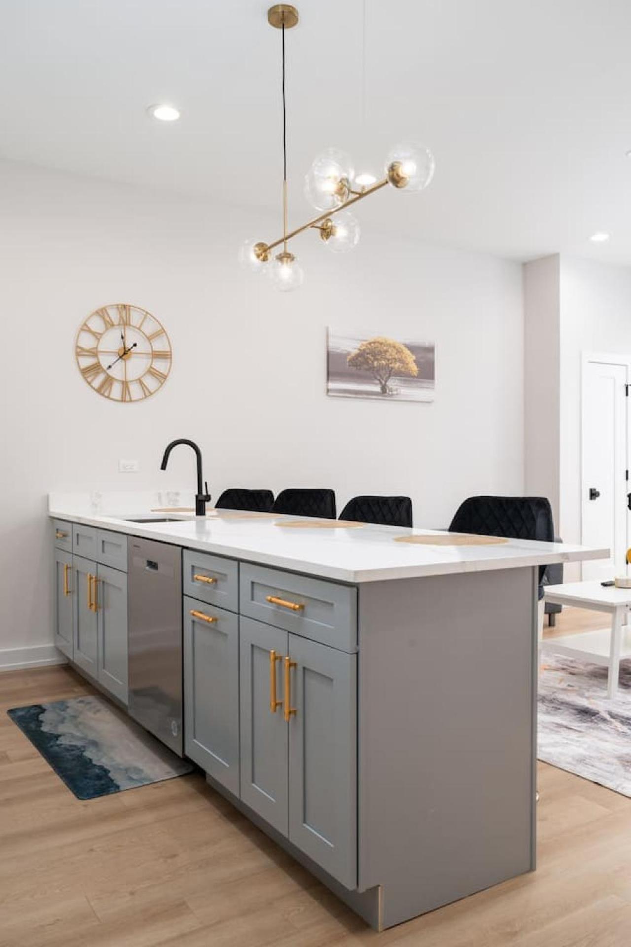 Affordable Private Apartment Chicago