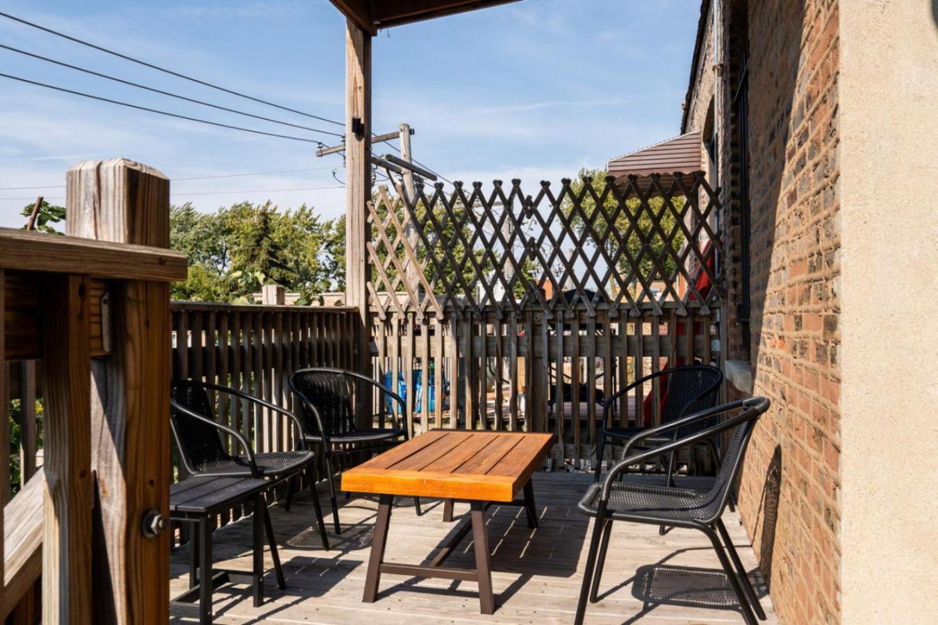 Ukrainian Village 2br Modern D2 Apartment *