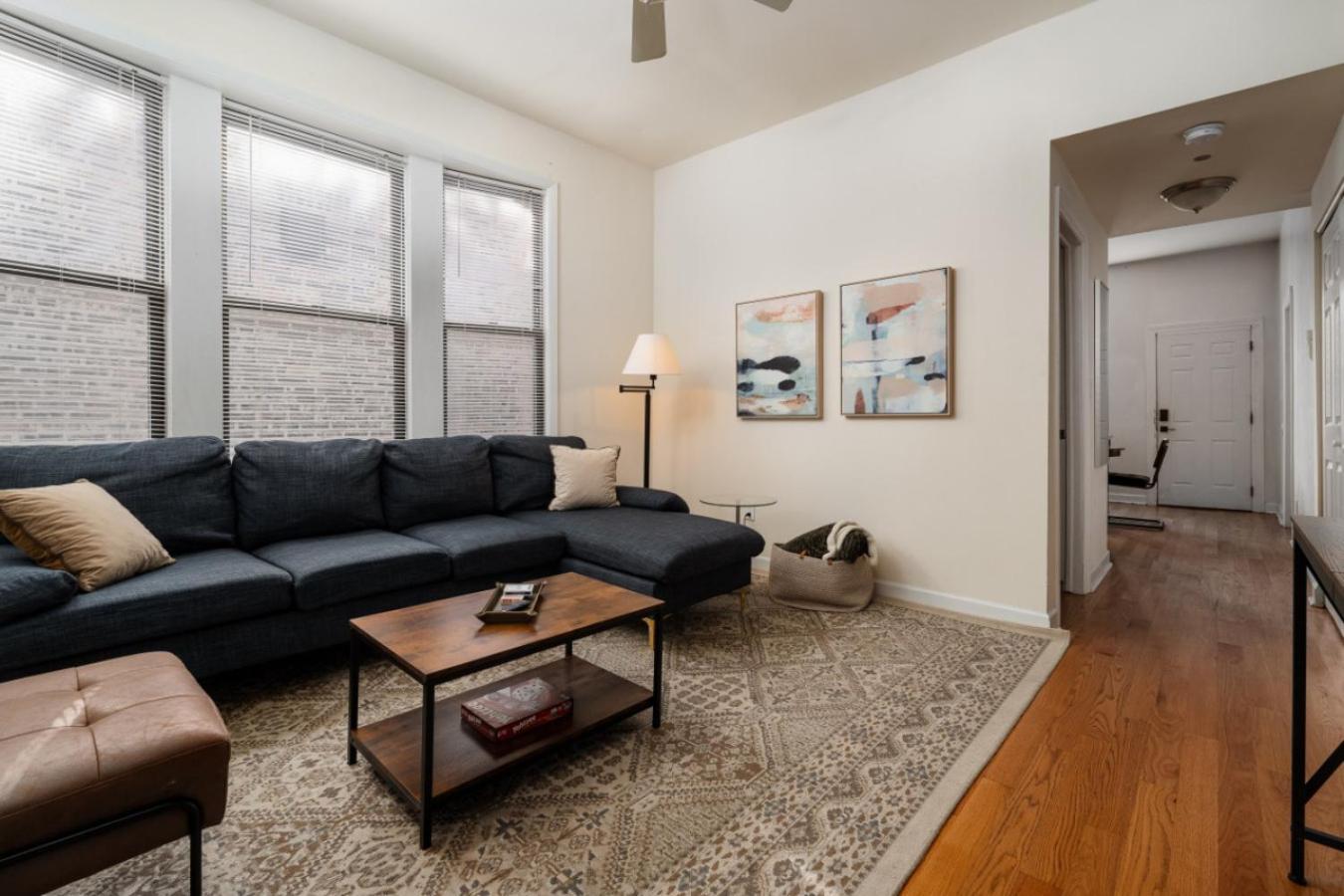Ukrainian Village 2br Modern D2 * Chicago