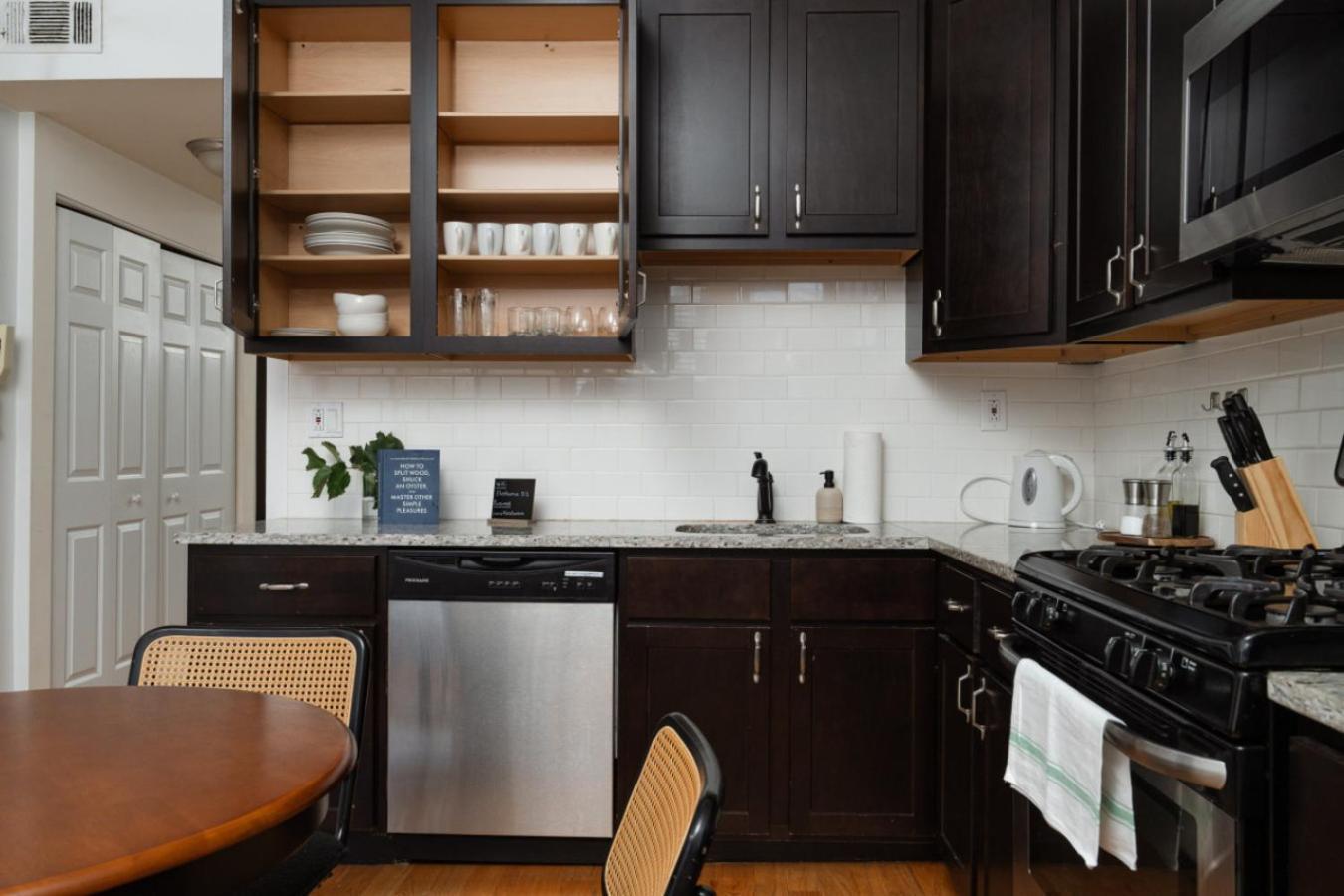 Apartment Ukrainian Village 2br Modern D2 *