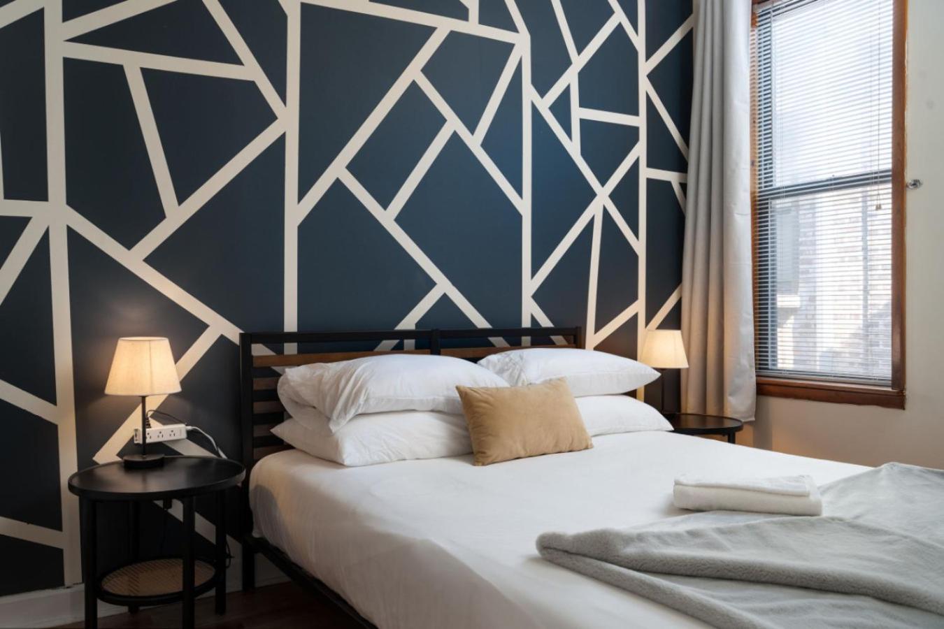 Ukrainian Village 2br Modern D2 * Chicago