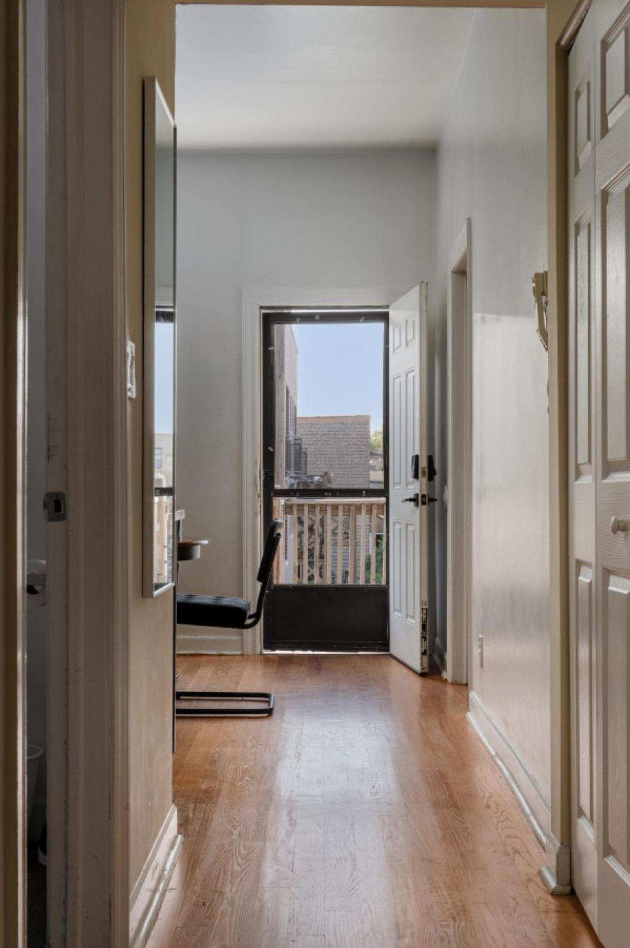 Apartment Ukrainian Village 2br Modern D2 Chicago