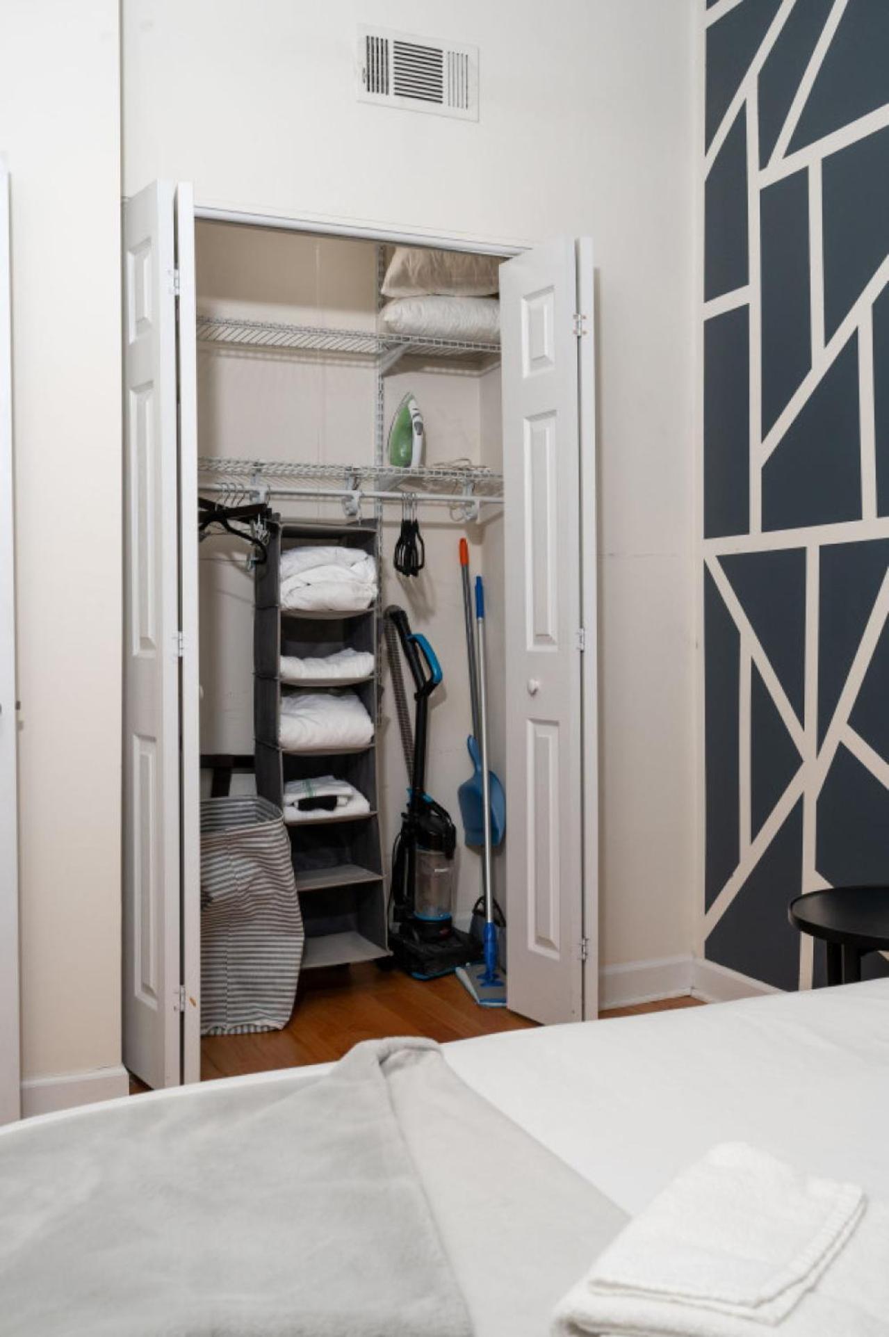 Ukrainian Village 2br Modern D2 *