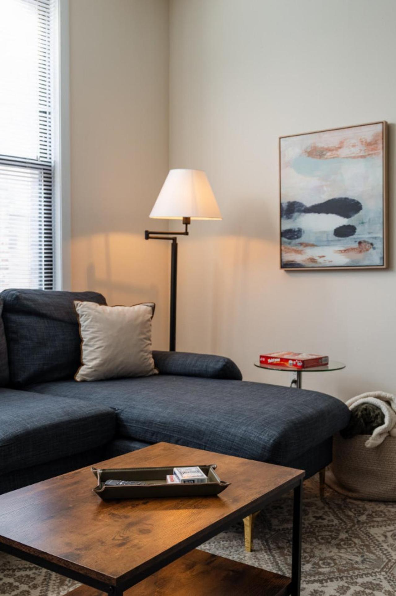 Ukrainian Village 2br Modern D2 Chicago