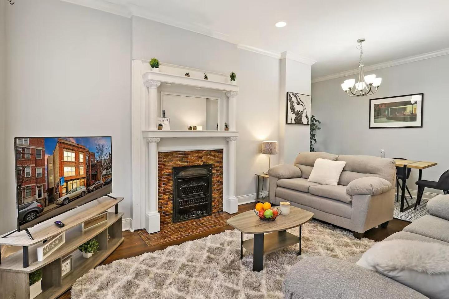 Modern 6br House Steps To Wrigleyville Apartment *