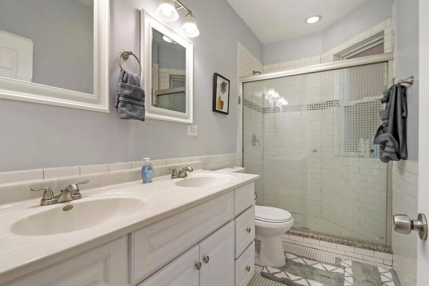 Modern 6br House Steps To Wrigleyville Apartment Chicago