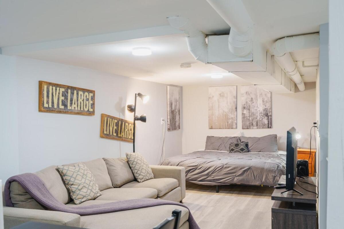 Cozy Logan Square Easy Access