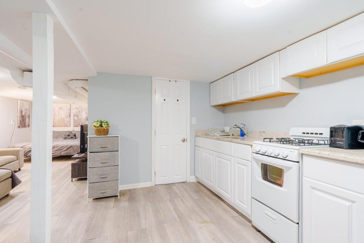 Cozy Logan Square Easy Access Apartment Chicago