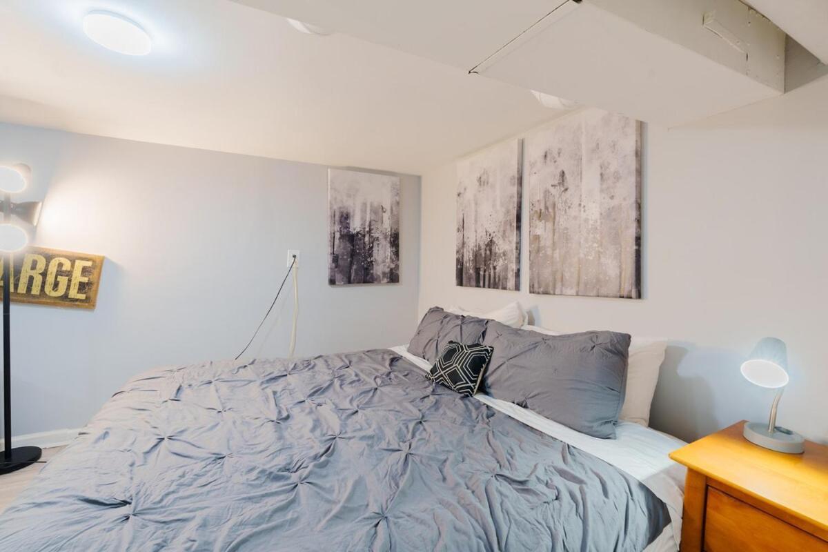 Cozy Logan Square Easy Access Chicago
