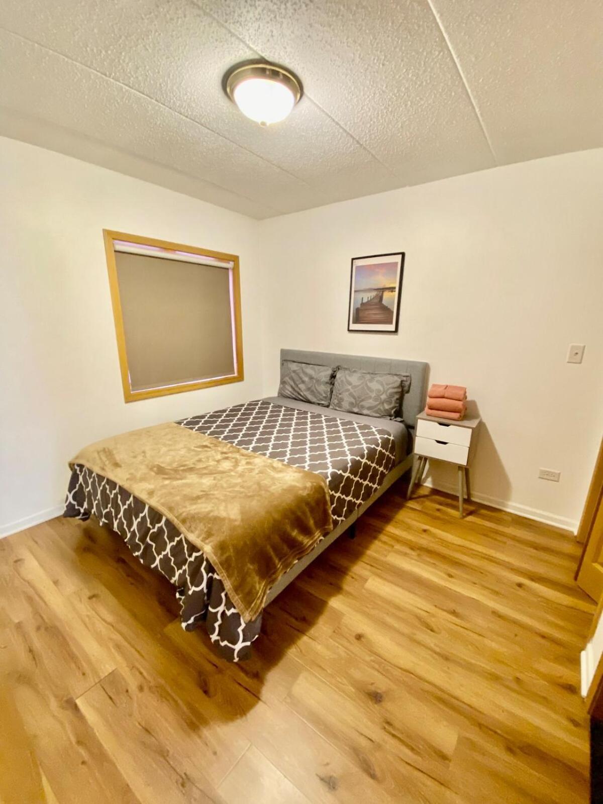 Apartment Spacious 3bd In A Prime Location *