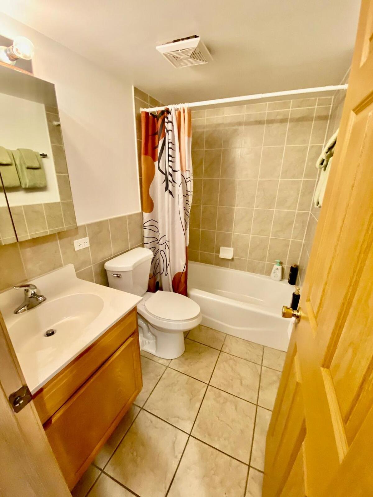 Spacious 3bd In A Prime Location Chicago