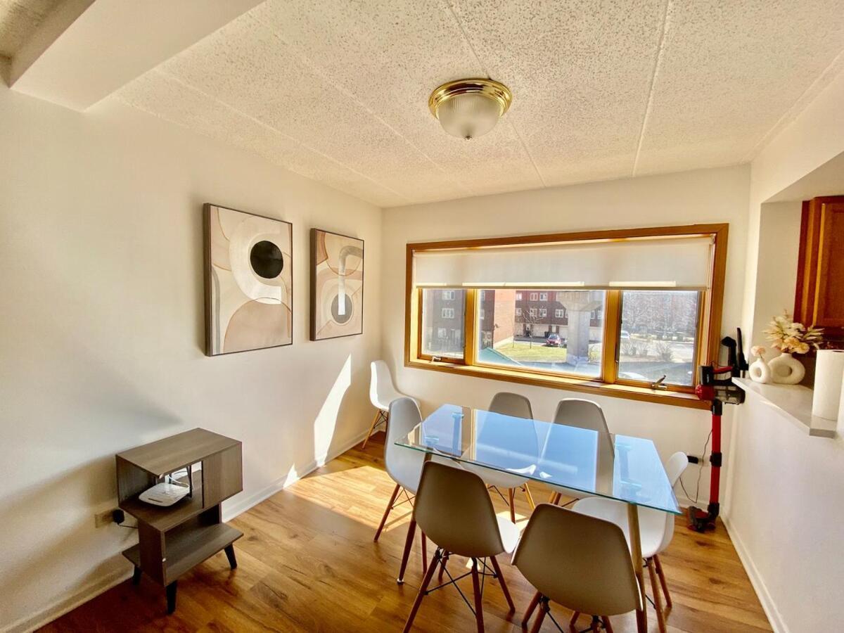 Spacious 3bd In A Prime Location Apartment *