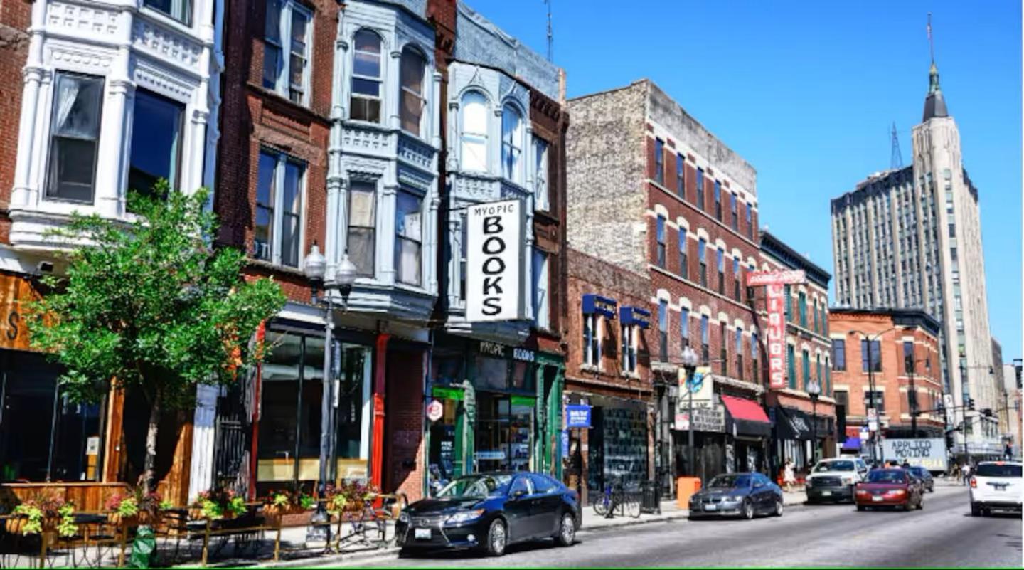 Amazing Location 3br Gem In Logan Square W Parking