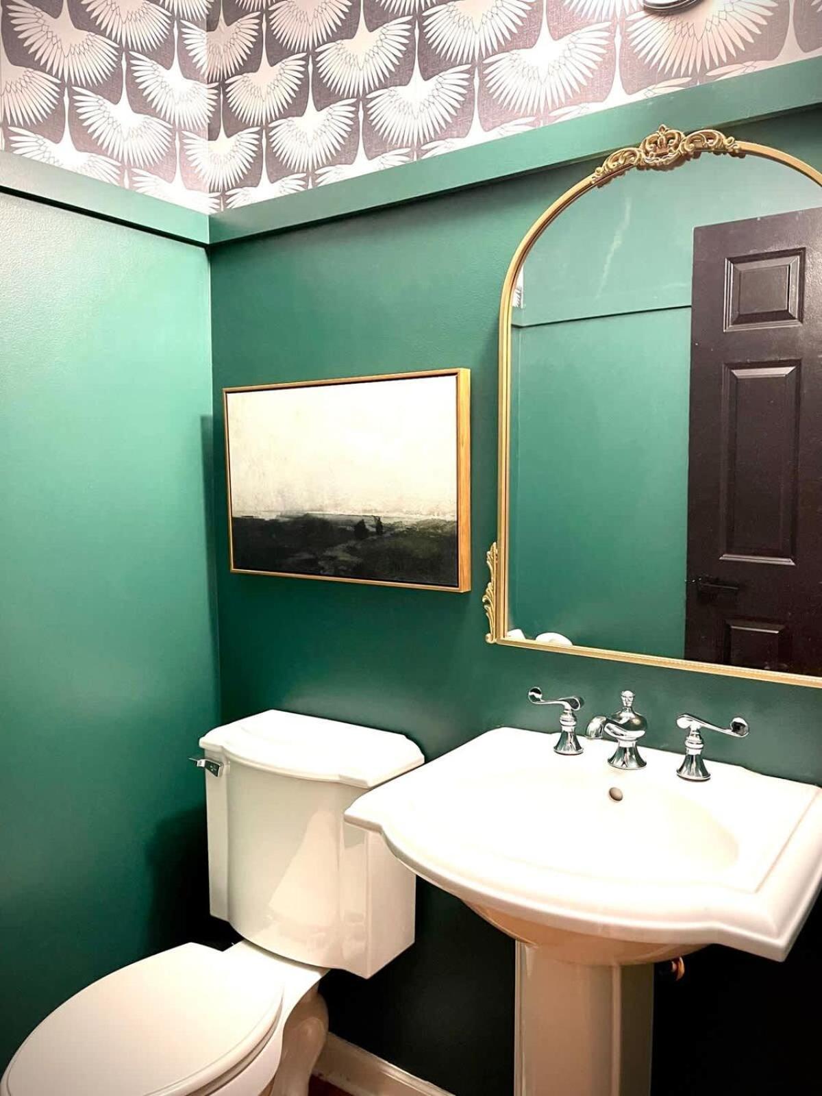 Beautiful 7 Bed, 3.5 Bathroom Holiday home Chicago