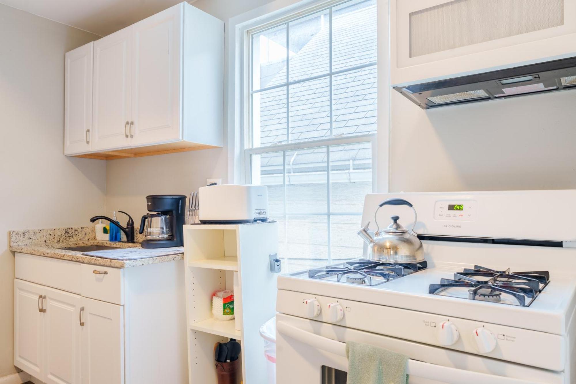 Bright & Modern 3br And 1ba In Logan Square Appartement