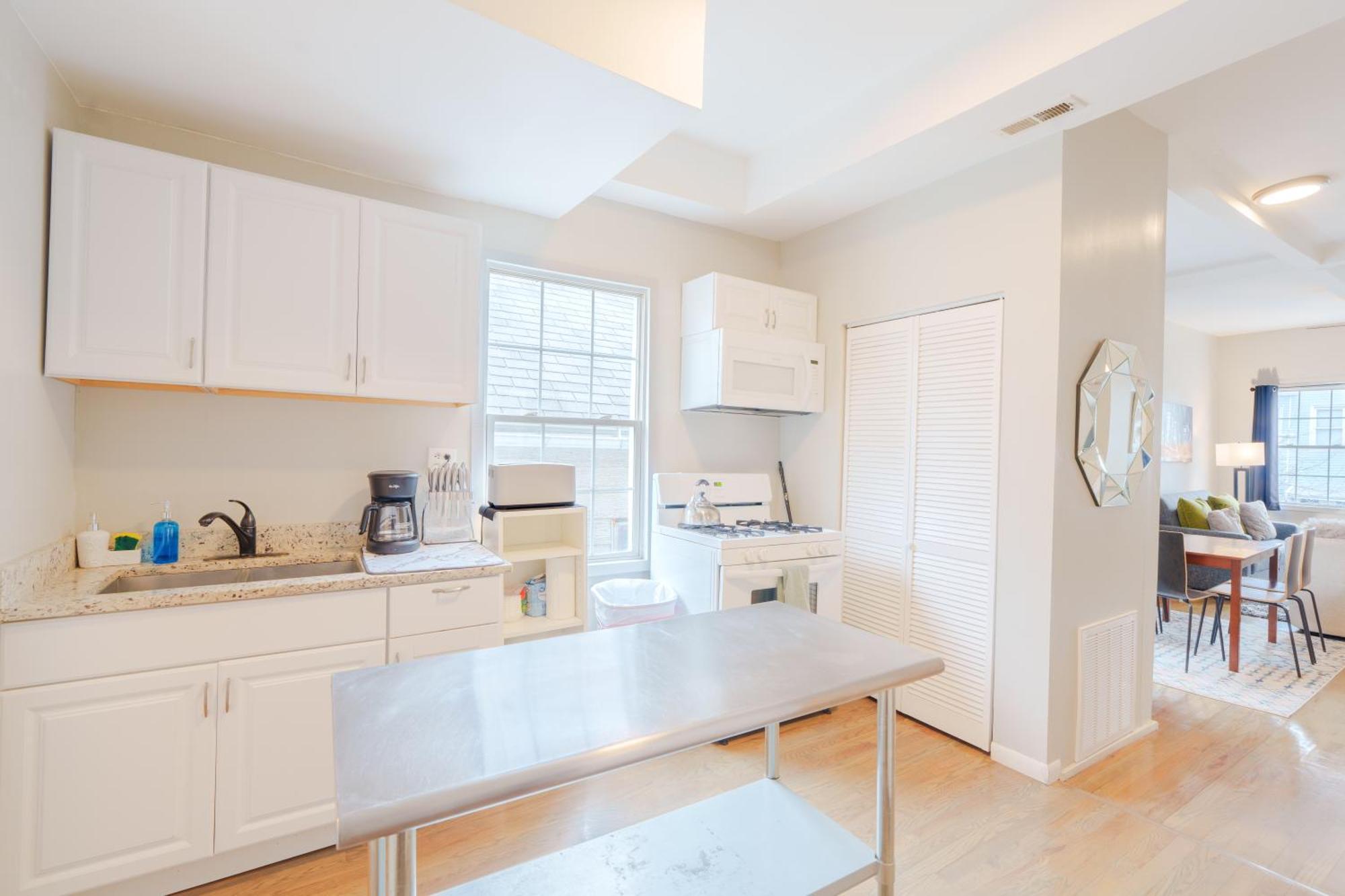 Bright & Modern 3br And 1ba In Logan Square Appartement *