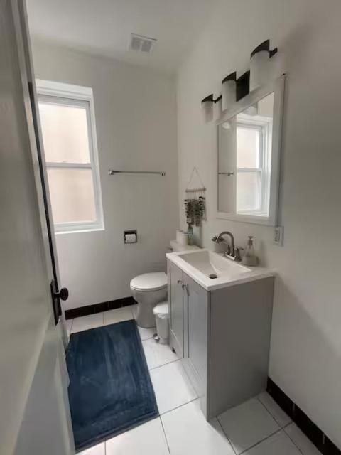 Luxurious Andersonville Oasis *
