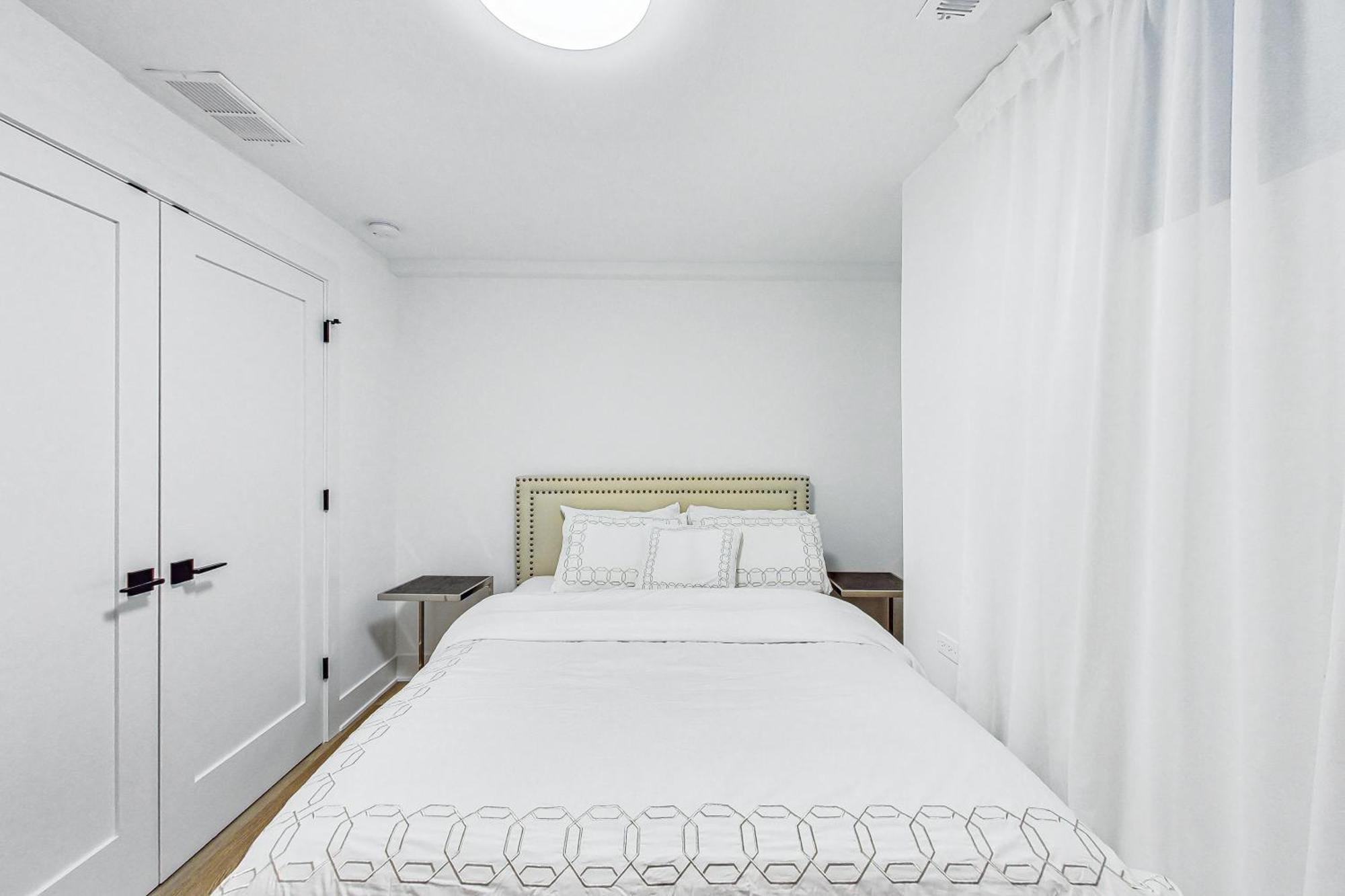 Luxurious Lincoln Park With Gourmet Kitchen Apartment Chicago