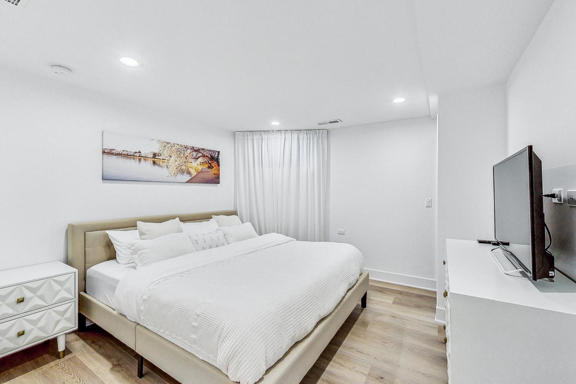 Apartment Luxurious Lincoln Park With Gourmet Kitchen Chicago