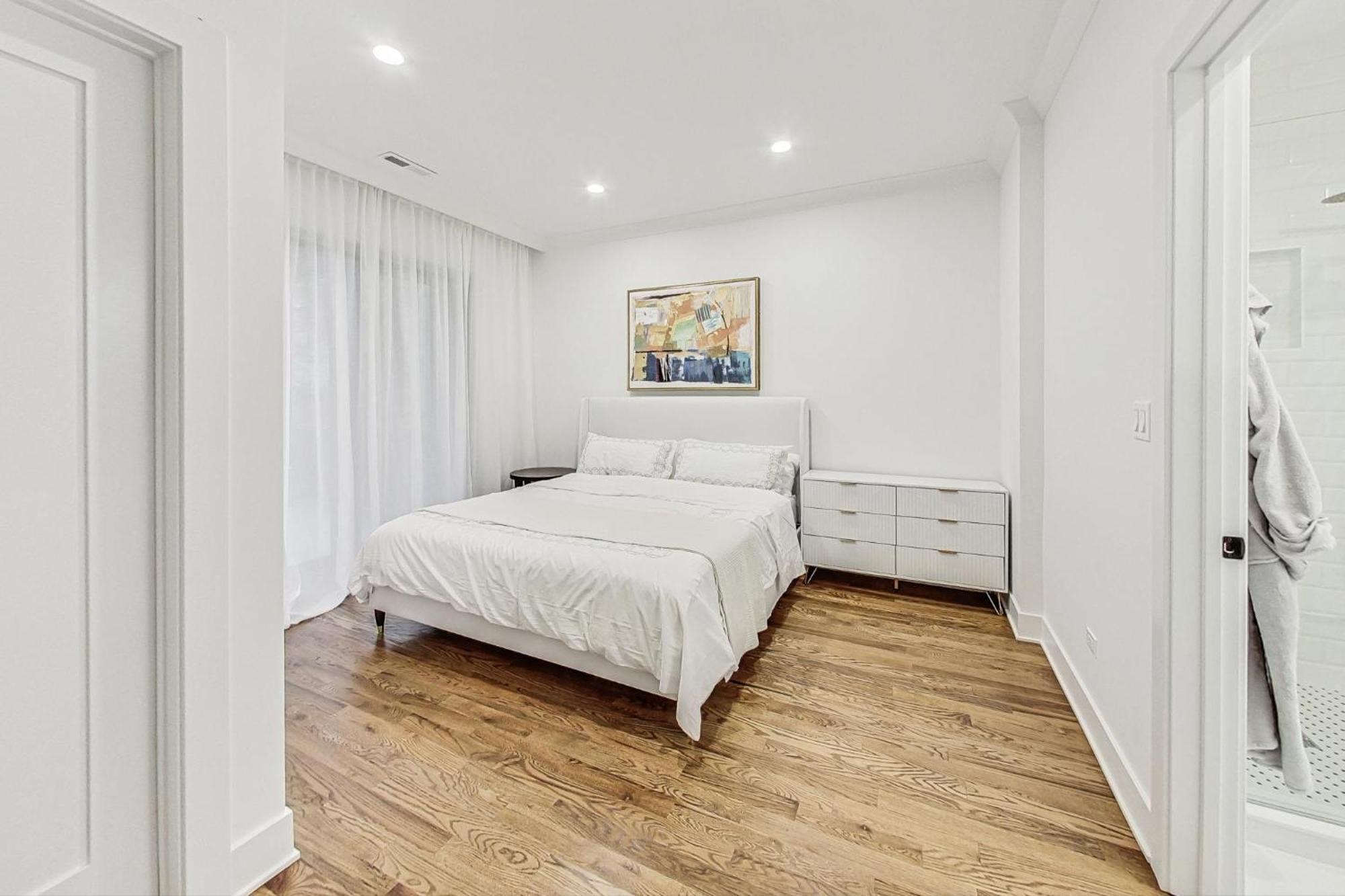 Apartment Luxurious Lincoln Park With Gourmet Kitchen
