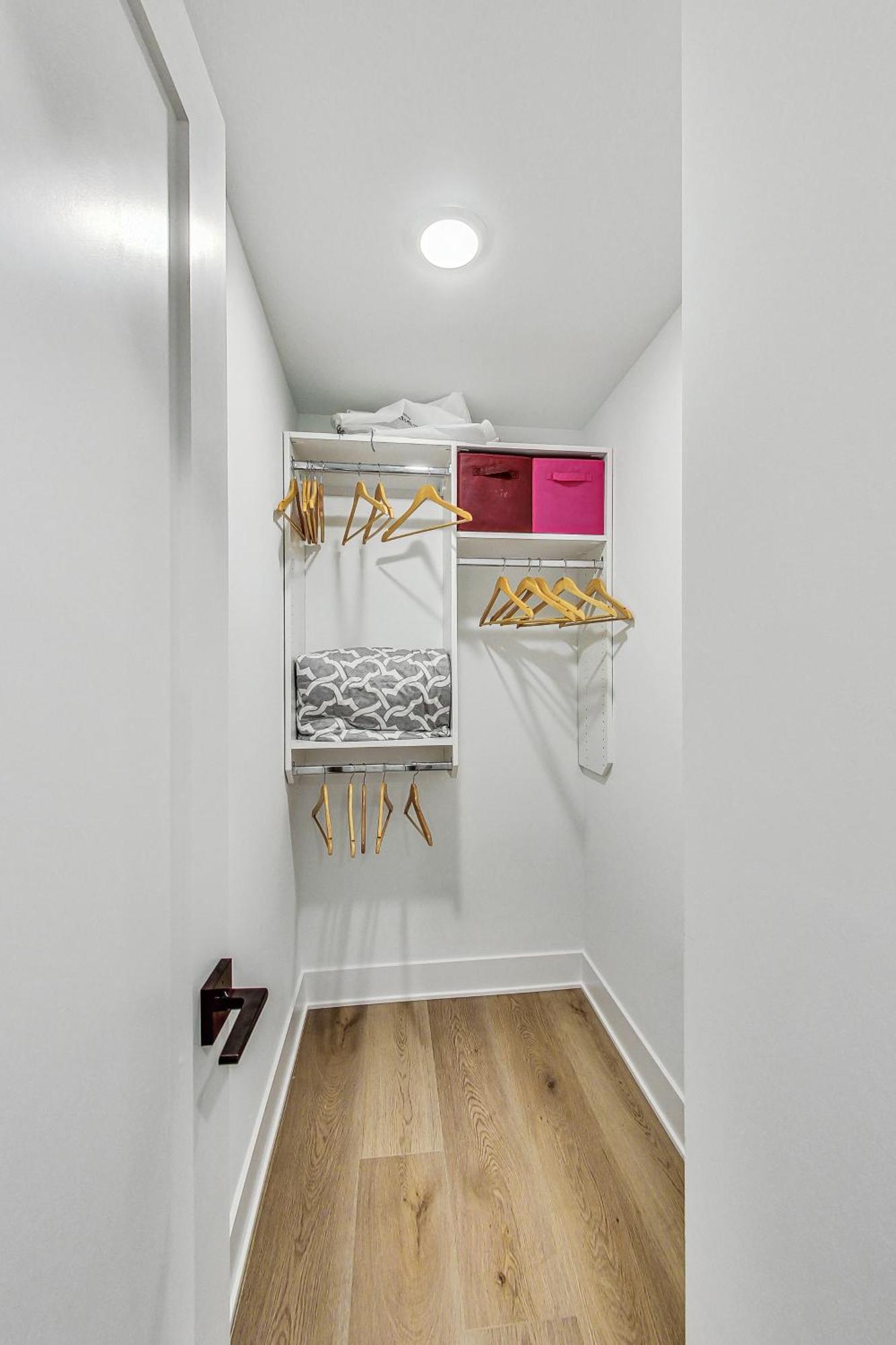Luxurious Lincoln Park With Gourmet Kitchen Apartment *