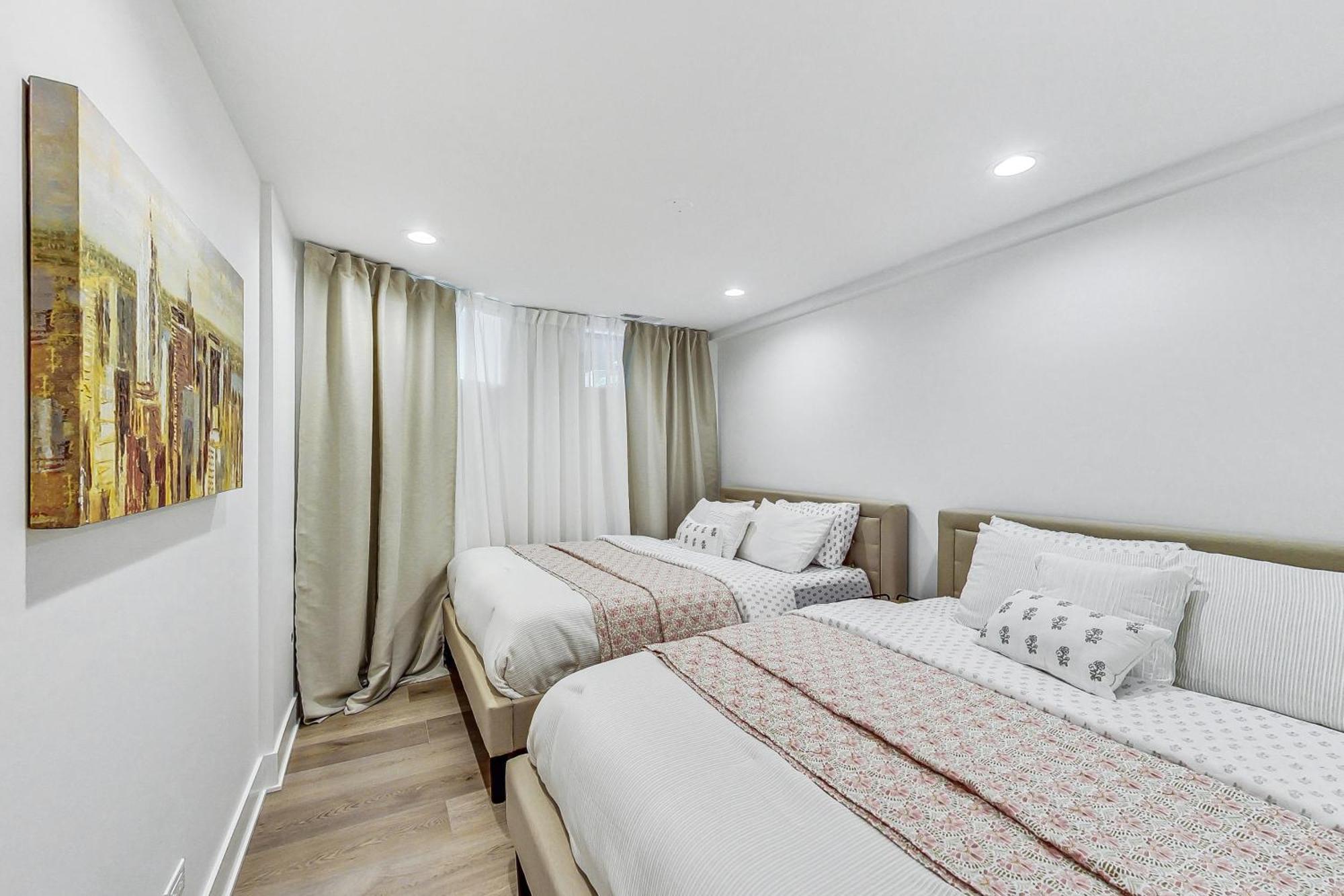 Apartment Luxurious Lincoln Park With Gourmet Kitchen