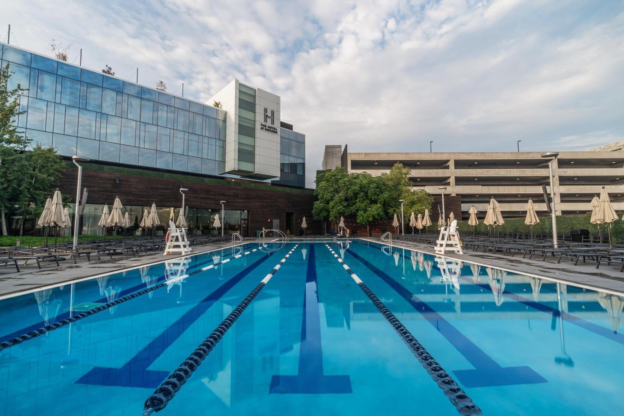 The & Athletic Club At Midtown Resort Chicago