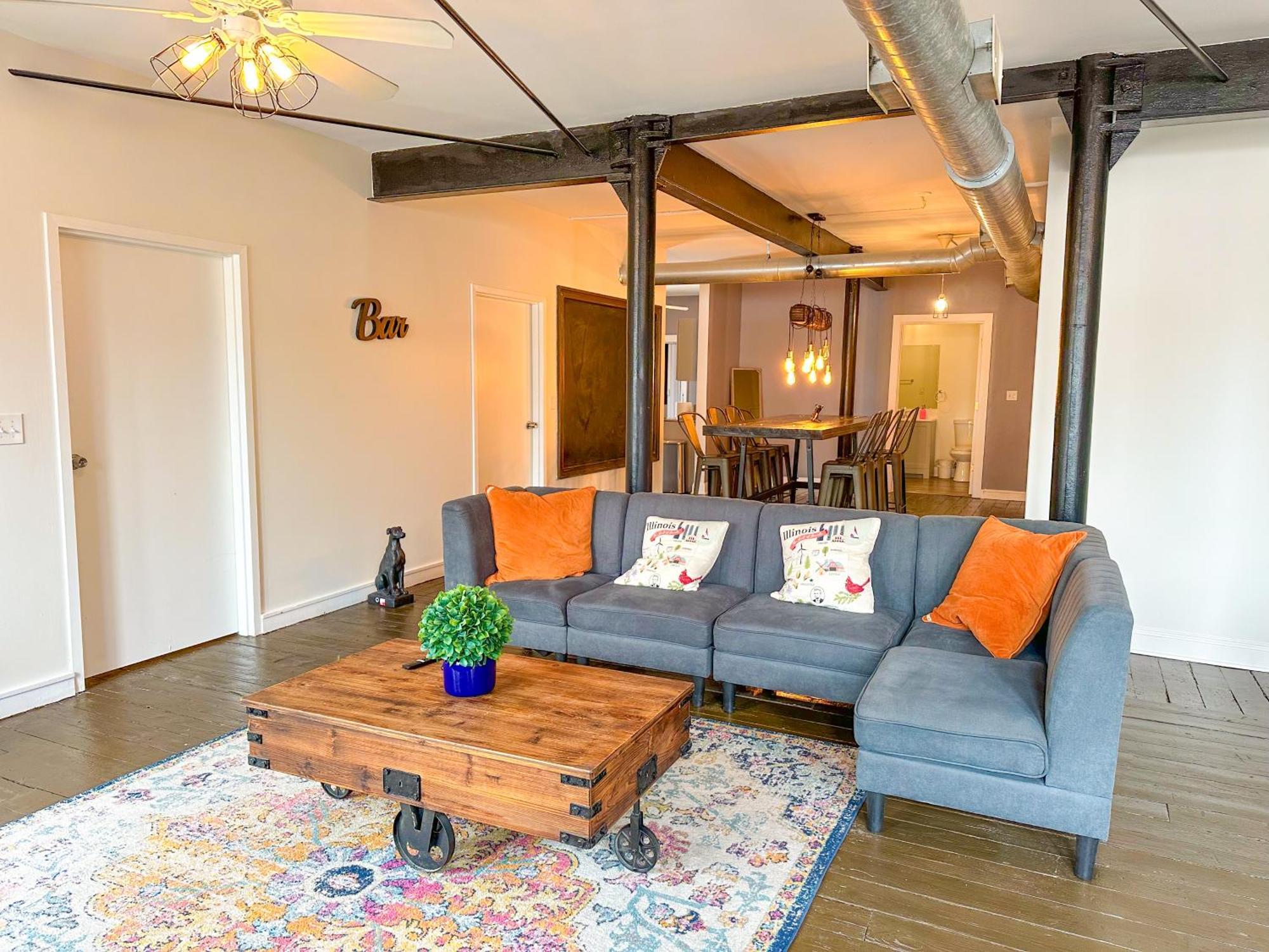 Mccormick Place Spacious 5Br Suite With Pool Table & Optional Parking Sleeps 10 Near Soldier Field And Grant Park Apartment Chicago