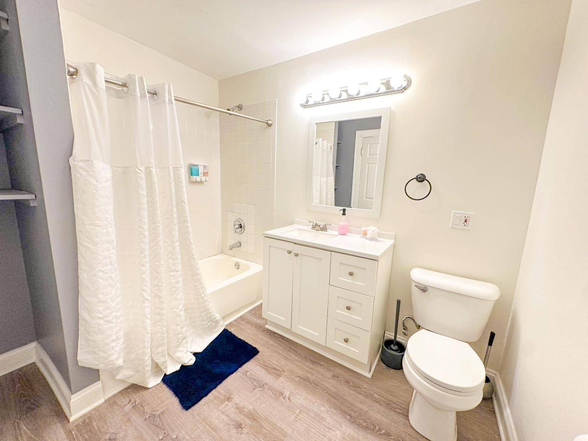 Mccormick Place Spacious 5Br Suite With Pool Table & Optional Parking Sleeps 10 Near Soldier Field And Grant Park Apartment Chicago