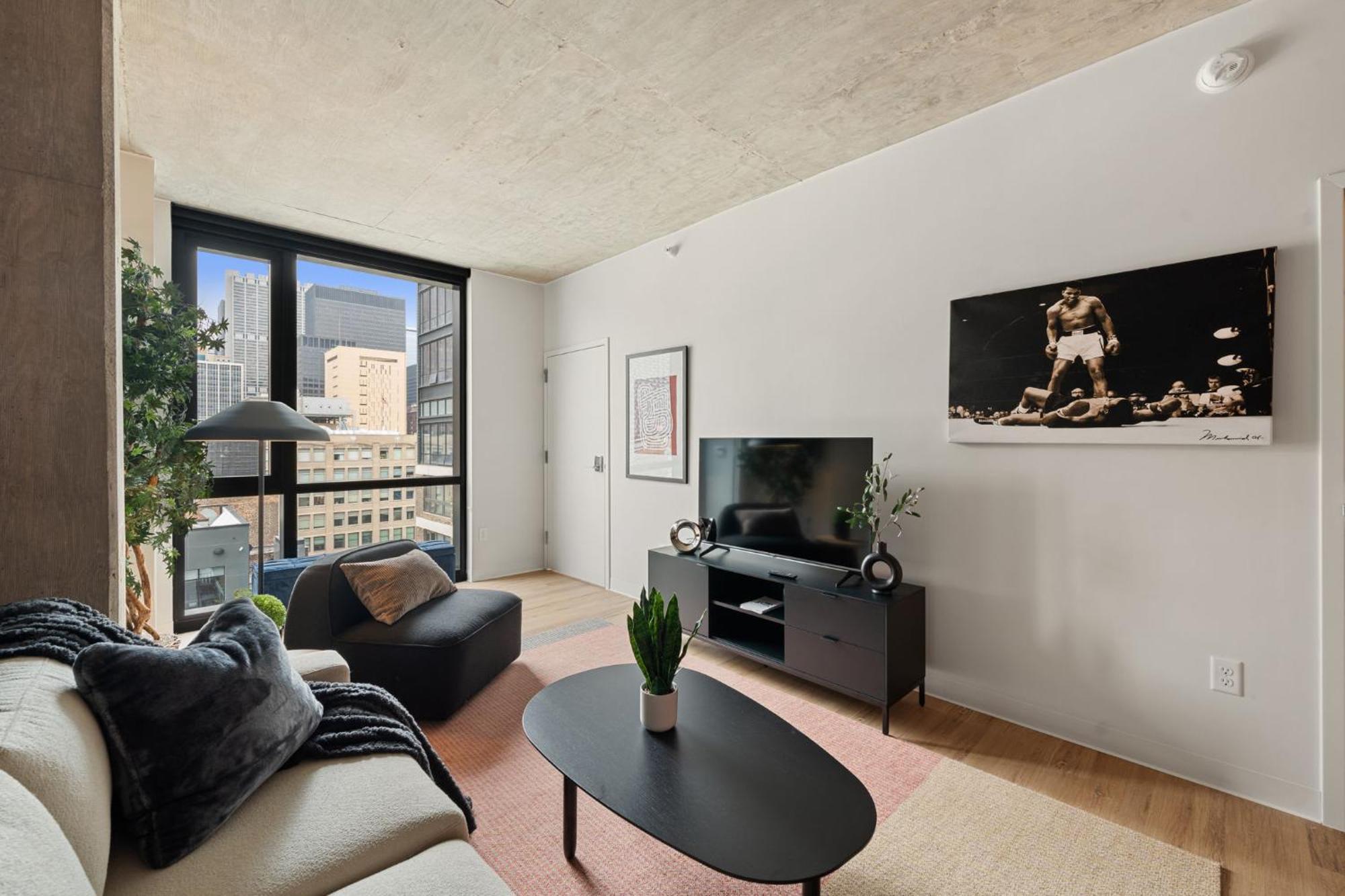 3 Bed 3 Bath High Rise With Gym & Amenities * Chicago