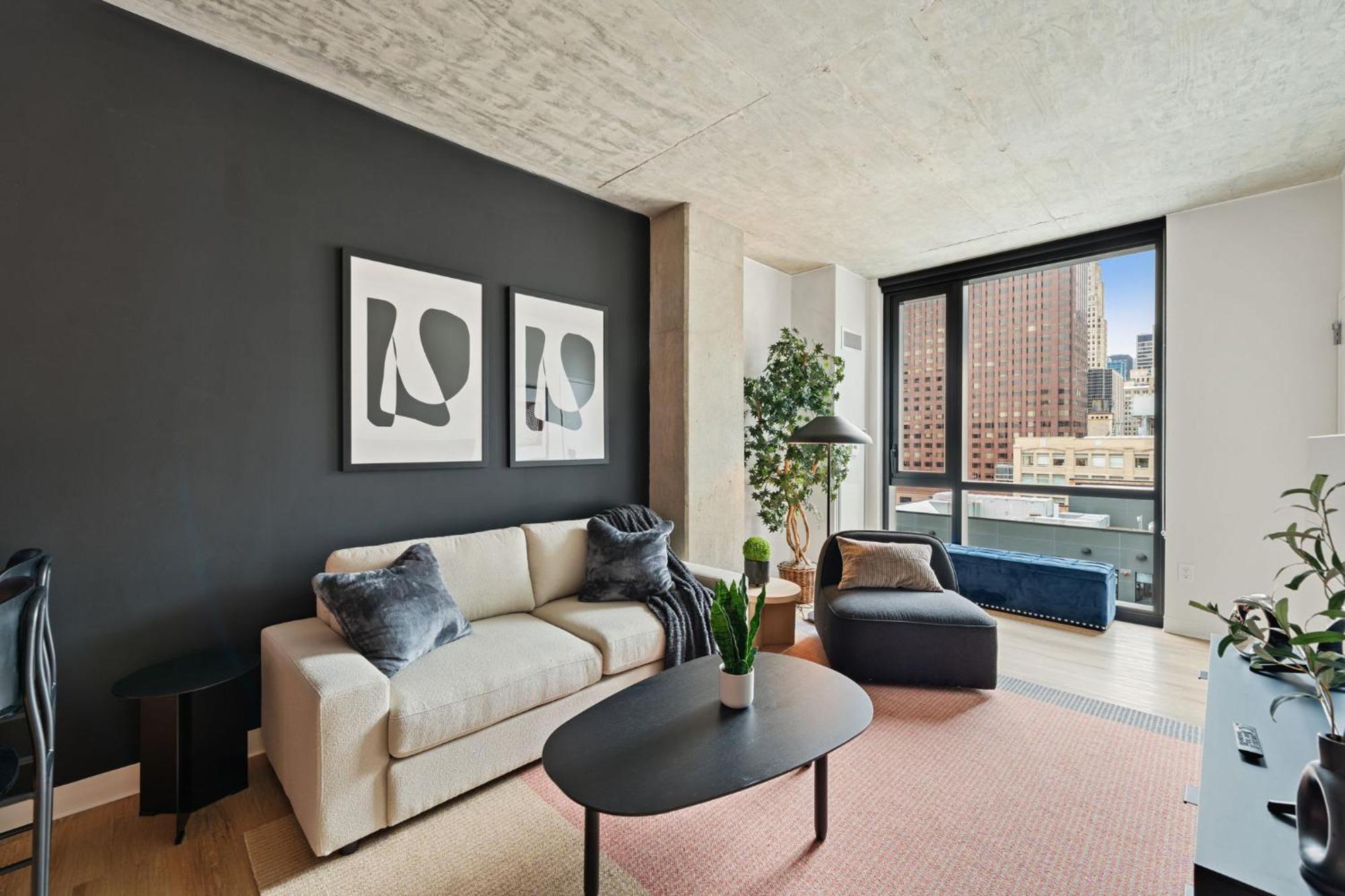 3 Bed 3 Bath High Rise With Gym & Amenities * Chicago