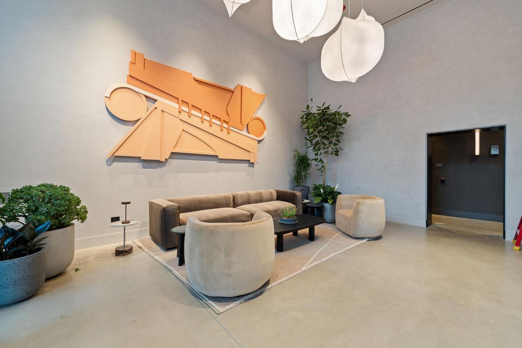 Apartment Luxury 3 Bed 3 Bath High Rise With Gym & Amenities