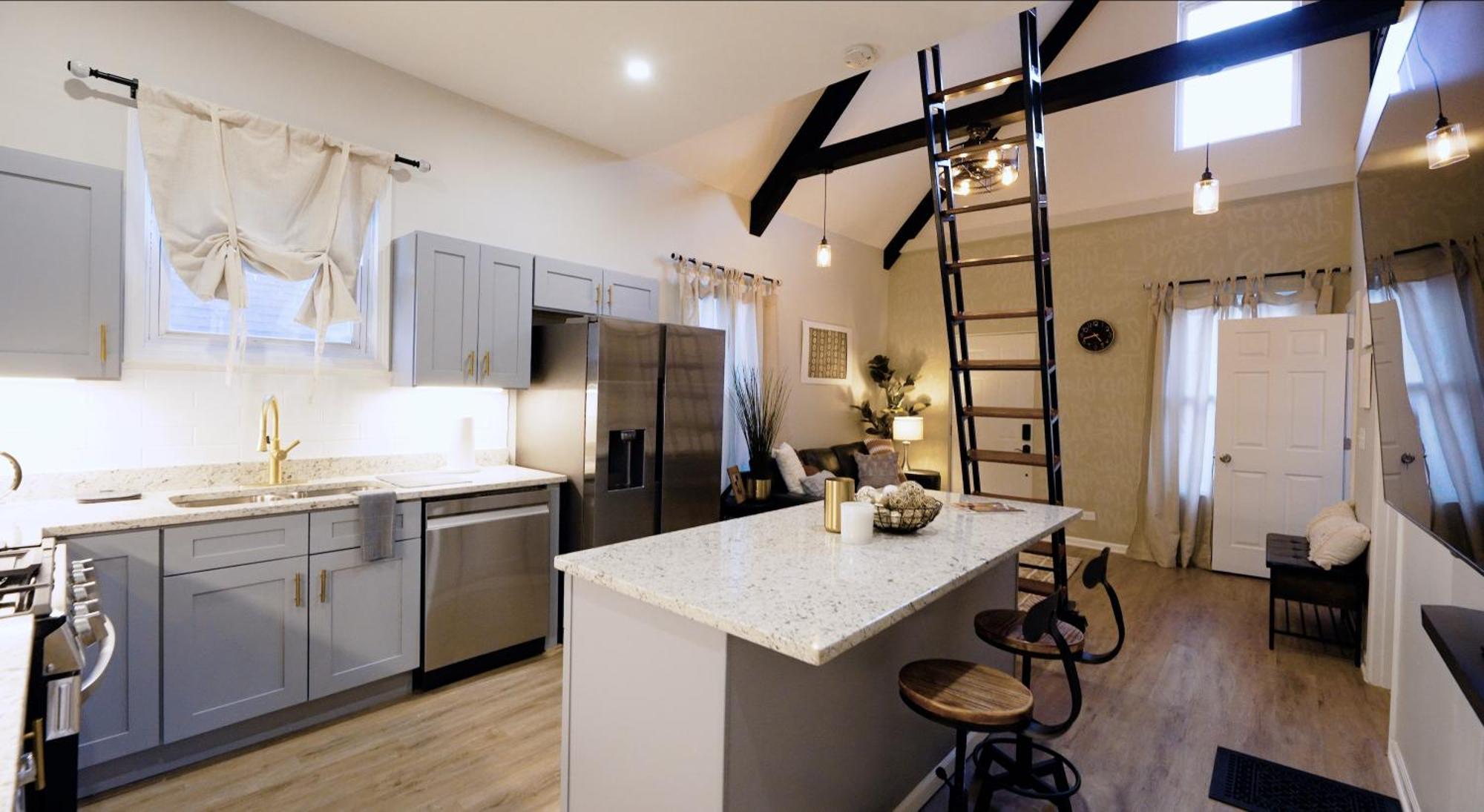 Private Loft - 15 Min From Downtown Apartment *