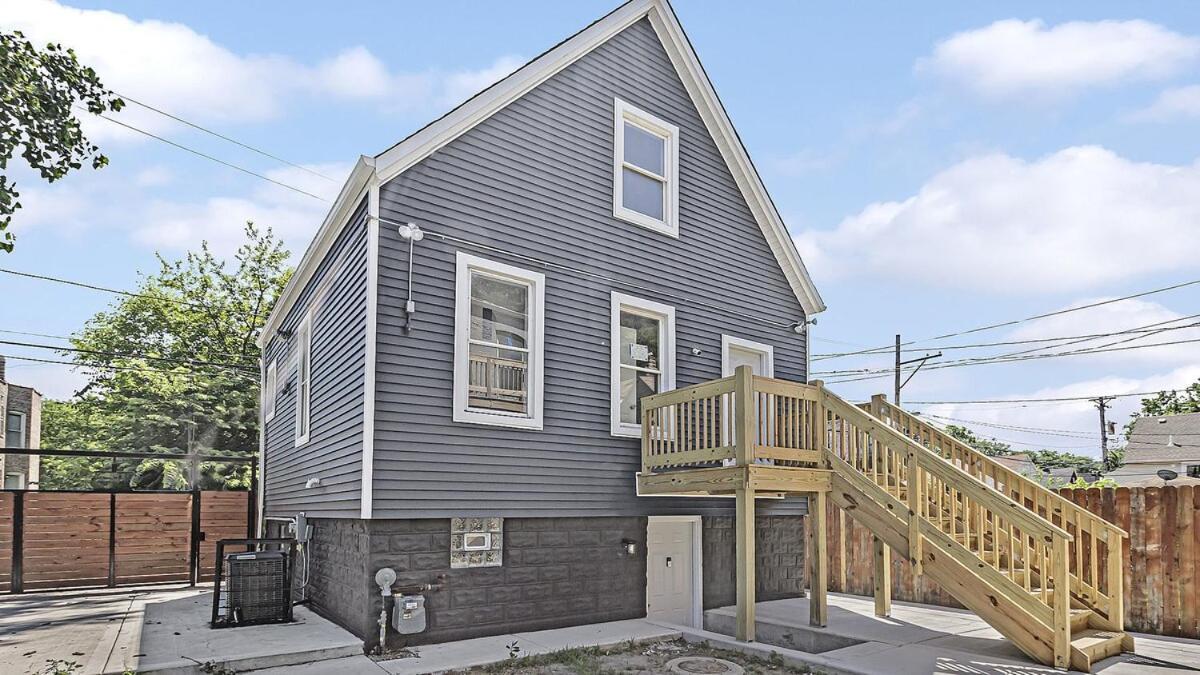 Private Loft - 15 Min From Downtown Apartment
