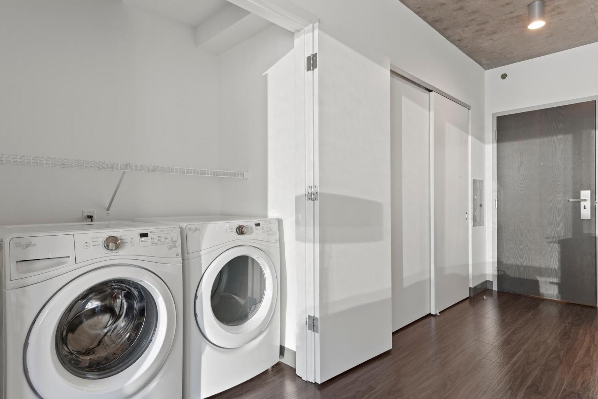 Linea Luxury Living With Indoor Pool And Rooftop Views In The Loop Apartamento
