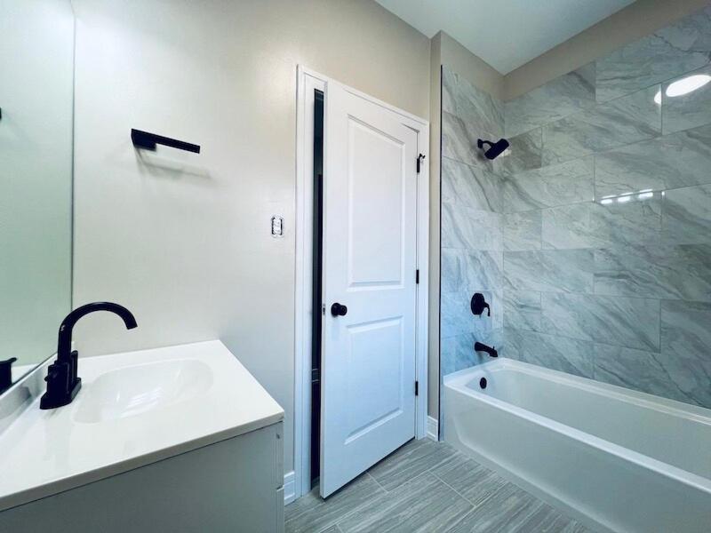 Apartment Harmony Near The Lake, Modern 3 Bed 2 Bath *