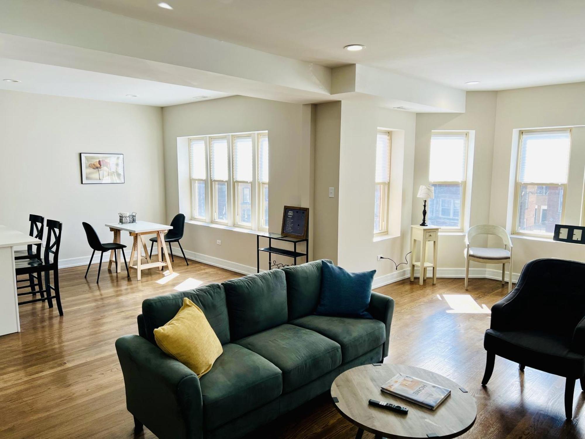 Apartment Harmony Near The Lake, Modern 3 Bed 2 Bath *